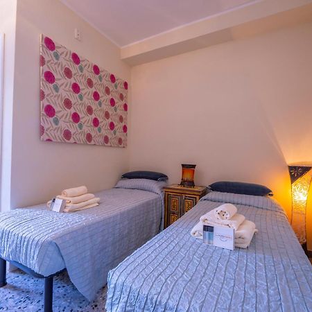 Riva Dante Apartment - Happy Rentals Exterior foto