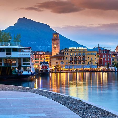Riva Dante Apartment - Happy Rentals Exterior foto