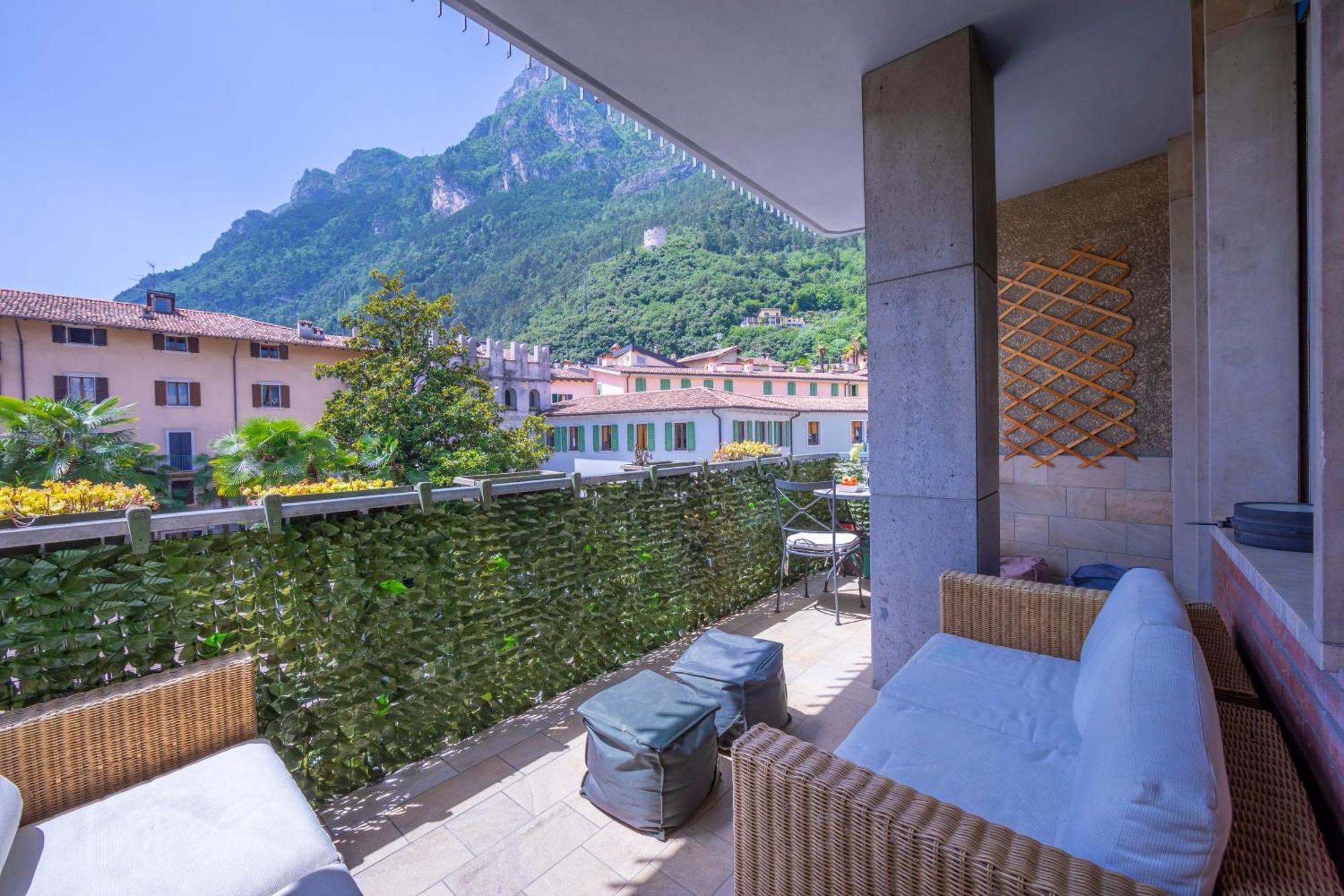 Riva Dante Apartment - Happy Rentals Exterior foto